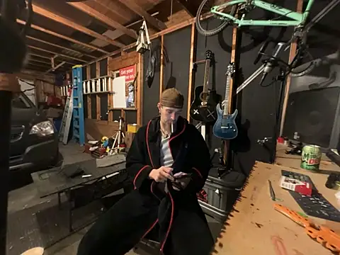 thejuicybacon online show from April 14, 9:20 am