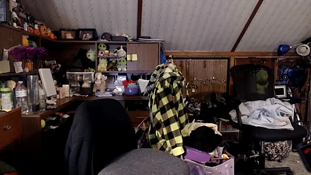 thejuicybacon online show from March 4, 6:04 pm