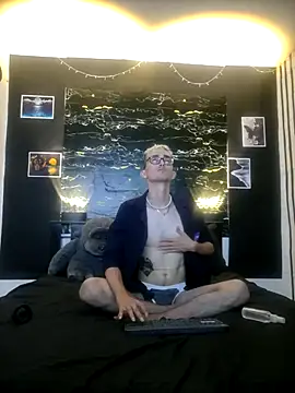 moorejhosua online show from October 1, 2:26 am
