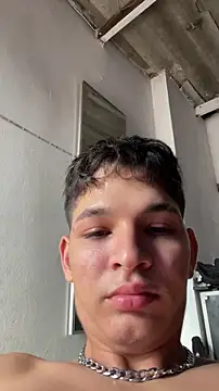 RobinLenoxx online show from May 6, 7:25 pm