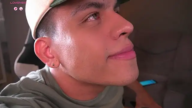 tyler muscle1 online show from October 15, 2:19 am