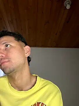 Michaell Spinelly online show from November 8, 9:07 pm