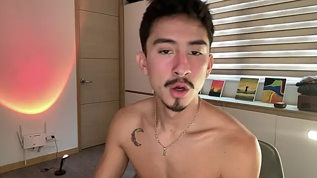 sweettaaron01 online show from November 26, 6:11 pm