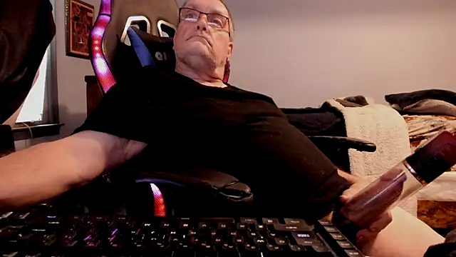 Snapshot of jimboaza123 chatting on September 13, 11:44 am jimboaza123 online show from September 13, 11:44 am