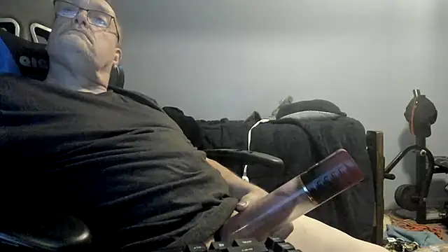 Snapshot of jimboaza123 chatting on October 24, 6:59 am jimboaza123 online show from October 24, 6:59 am