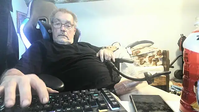 Snapshot of jimboaza123 chatting on October 14, 7:43 pm jimboaza123 online show from October 14, 7:43 pm