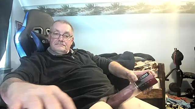 Snapshot of jimboaza123 chatting on October 16, 7:33 pm jimboaza123 online show from October 16, 7:33 pm