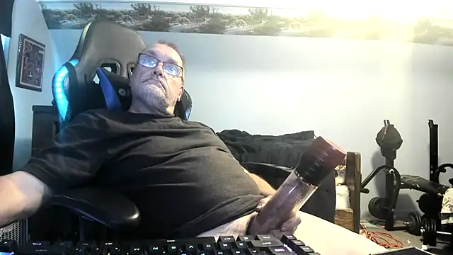 Snapshot of jimboaza123 chatting on October 30, 6:42 pm jimboaza123 online show from October 30, 6:42 pm