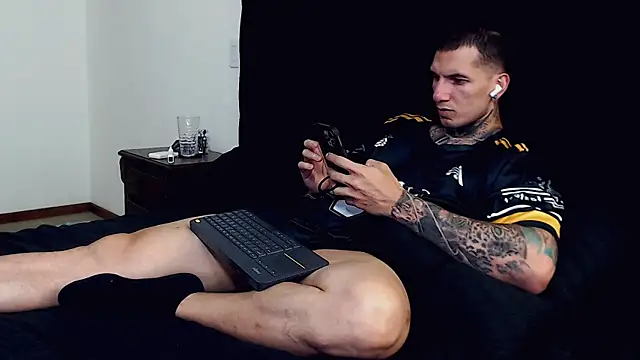 Shane Clay online show from October 9, 11:31 pm