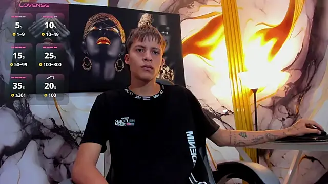 mono blonde online show from May 17, 11:28 am