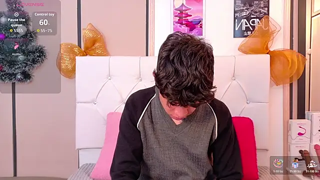 Axel  Evans online show from December 16, 2:02 pm