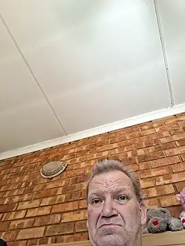 wallacelegend online show from February 10, 7:02 am