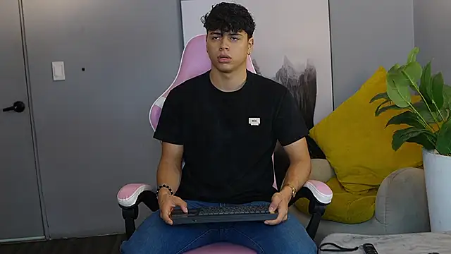 Ethan occonor online show from October 18, 12:43 pm