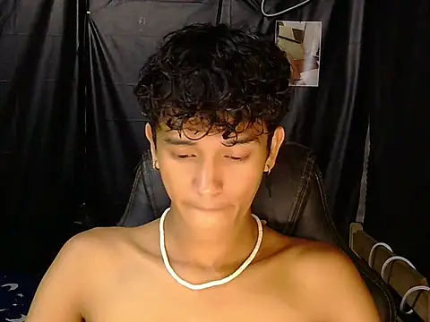 kenbigcockxx online show from April 3, 1:19 pm