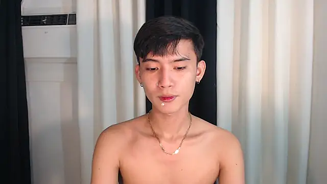 Snapshot of asian_dai chatting on October 15, 9:50 am asian dai online show from October 15, 9:50 am