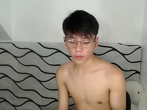 ynotyu online show from June 25, 10:13 pm