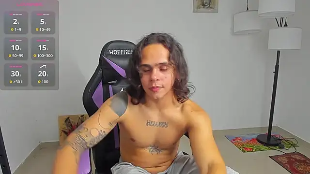 Maximiliano scoott   online show from October 31, 2:24 am