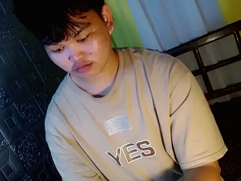 Reynelcock online show from October 12, 5:34 am