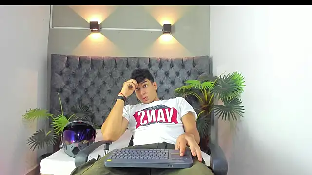 Snapshot of ALAN_REDINGER chatting on September 22, 12:48 pm ALAN REDINGER online show from September 22, 12:48 pm