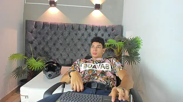 Snapshot of ALAN_REDINGER chatting on September 20, 1:22 pm ALAN REDINGER online show from September 20, 1:22 pm