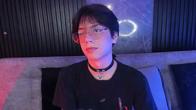 luixdust  online show from October 29, 5:32 am