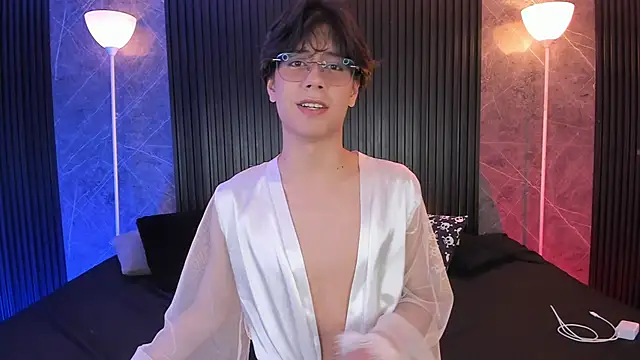 luixdust  online show from November 16, 10:50 am