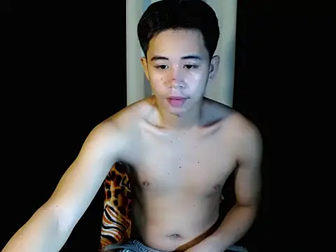 urasianbigcock online show from October 13, 8:04 pm