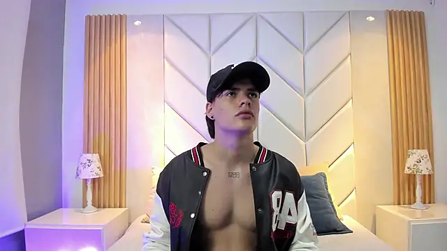 BenitoSaenz online show from December 14, 4:03 pm