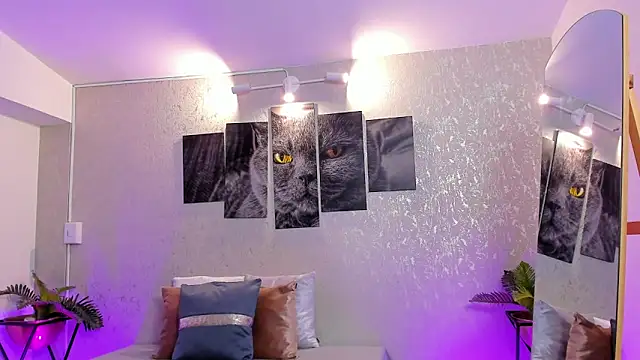 nils saint online show from October 25, 4:03 am