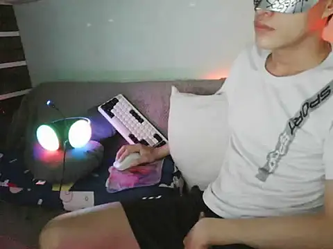 boyhigh1997 online show from October 18, 7:35 am