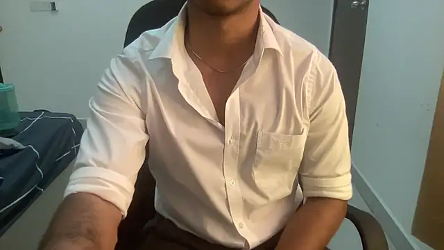 Hotmaskedboi online show from September 12, 7:41 am