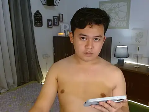 annocentboy online show from October 25, 1:02 pm