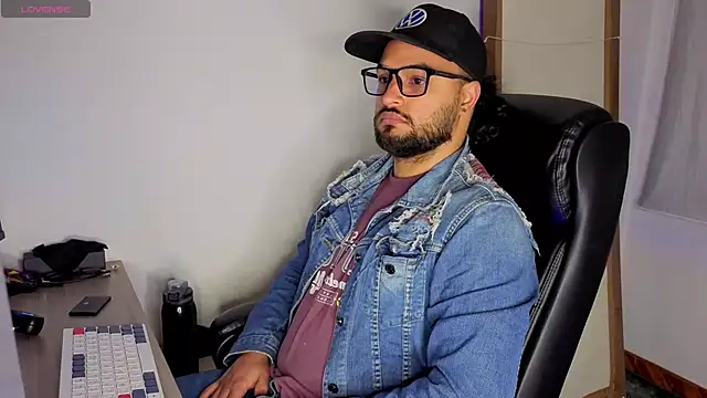 Ernesto-Rodriguez82 online show from October 10, 2:38 am