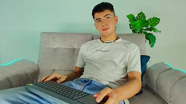 CamiiGuzmanX online show from October 8, 2:16 am