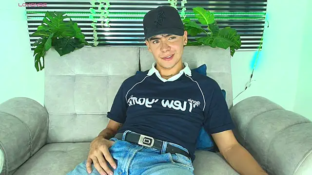 CamiiGuzmanX online show from January 17, 9:38 pm