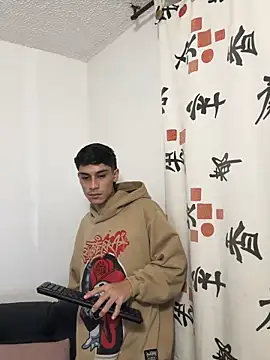 axel davis  online show from February 22, 6:04 am