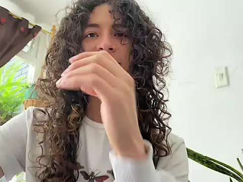 camille delrey online show from October 26, 6:10 pm