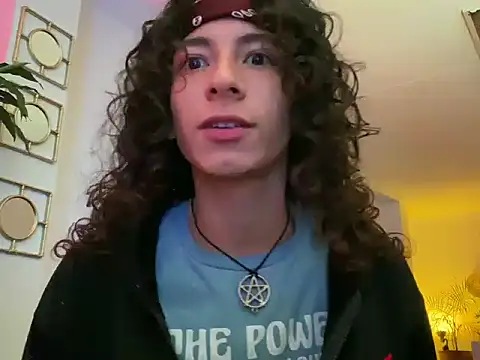 camille delrey online show from October 16, 1:57 am