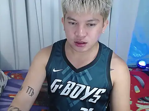 Fuckboii intown online show from November 18, 4:33 pm