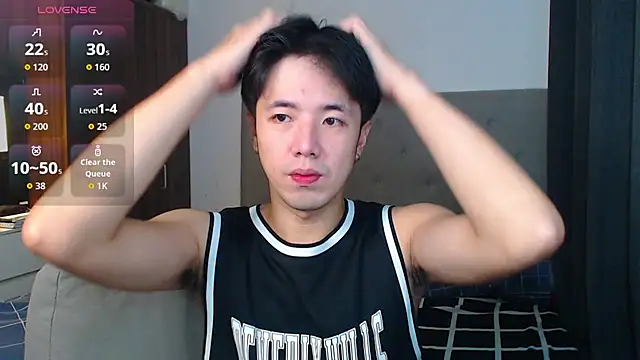 Snapshot of Addictiveboi chatting on October 3, 2:27 am Addictiveboi online show from October 3, 2:27 am