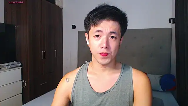 Addictiveboi online show from March 18, 2:58 am