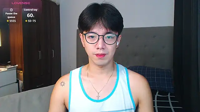 Snapshot of Addictiveboi chatting on September 22, 5:40 am Addictiveboi online show from September 22, 5:40 am