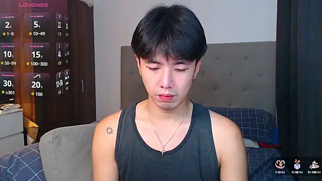 Snapshot of Addictiveboi chatting on October 5, 3:32 am Addictiveboi online show from October 5, 3:32 am