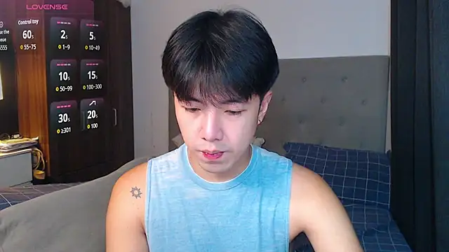 Addictiveboi online show from October 28, 2:14 am