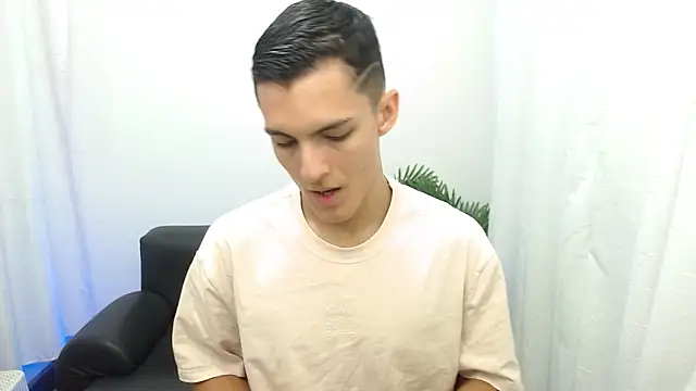 Matiius18 online show from November 27, 1:59 pm