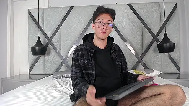 AustinReeds online show from October 1, 2:54 pm
