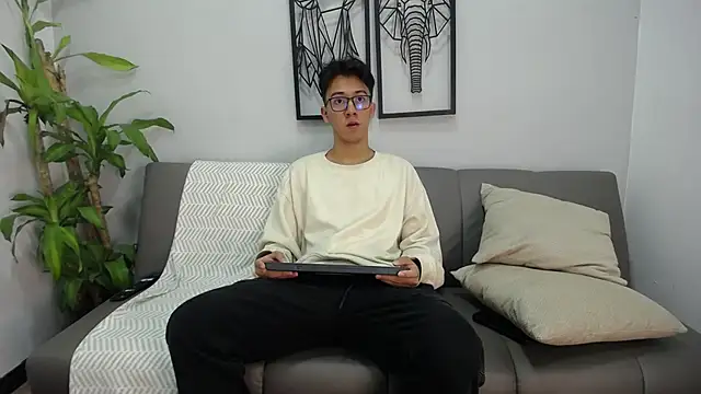 AustinReeds online show from September 28, 8:18 pm