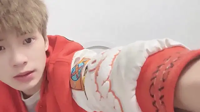 linger2563 online show from November 10, 2:44 pm