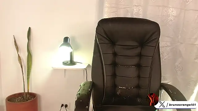 brunoorangel1 online show from October 9, 7:52 pm