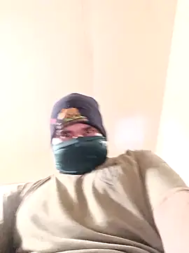 Snapshot of alber907 chatting on September 28, 12:47 pm alber907 online show from September 28, 12:47 pm